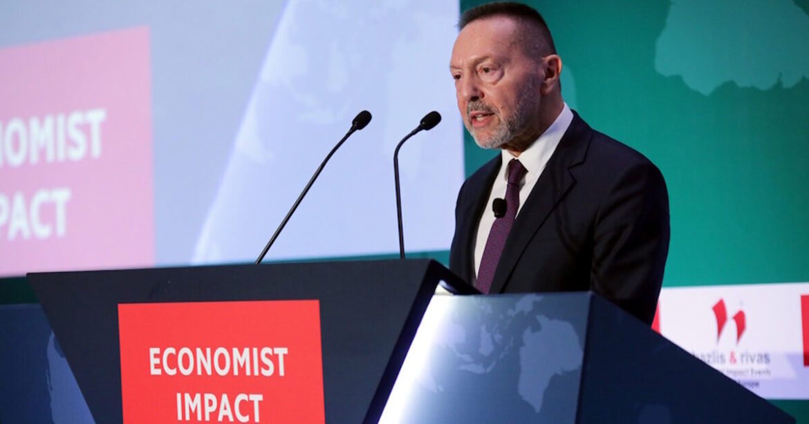 Στουρνάρας: Σε πολύ ισχυρότερη θέση οι ελληνικές τράπεζες