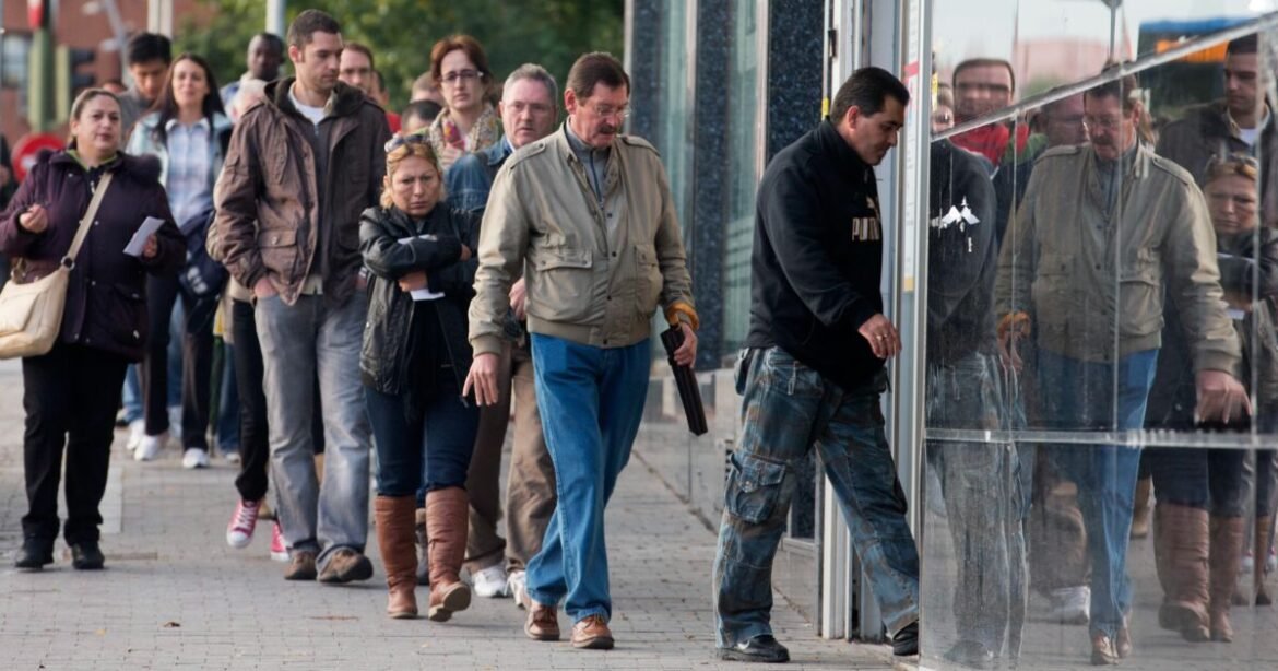 Νέο πρόγραμμα της ΔΥΠΑ για προσλήψεις με 100% επιδότηση μισθού και εισφορών για 12 μήνες – Ποιες επιχειρήσεις αφορά