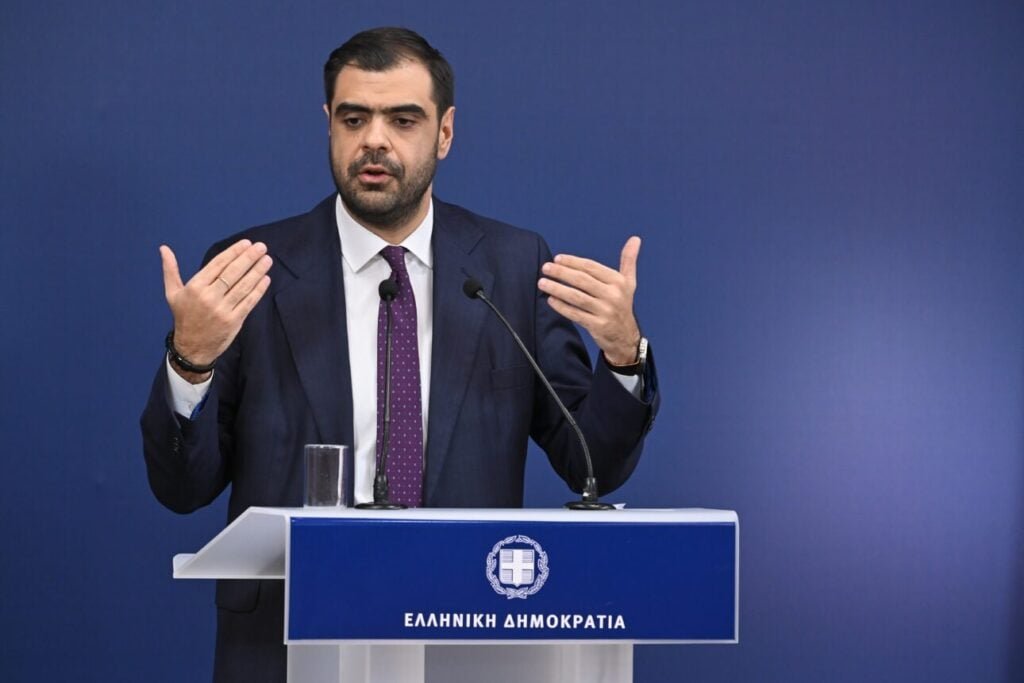 Kυβέρνηση για Συνταγματική Αναθεώρηση: Ωρα τα κόμματα της αντιπολίτευσης να αναμετρηθούν με την Ιστορία