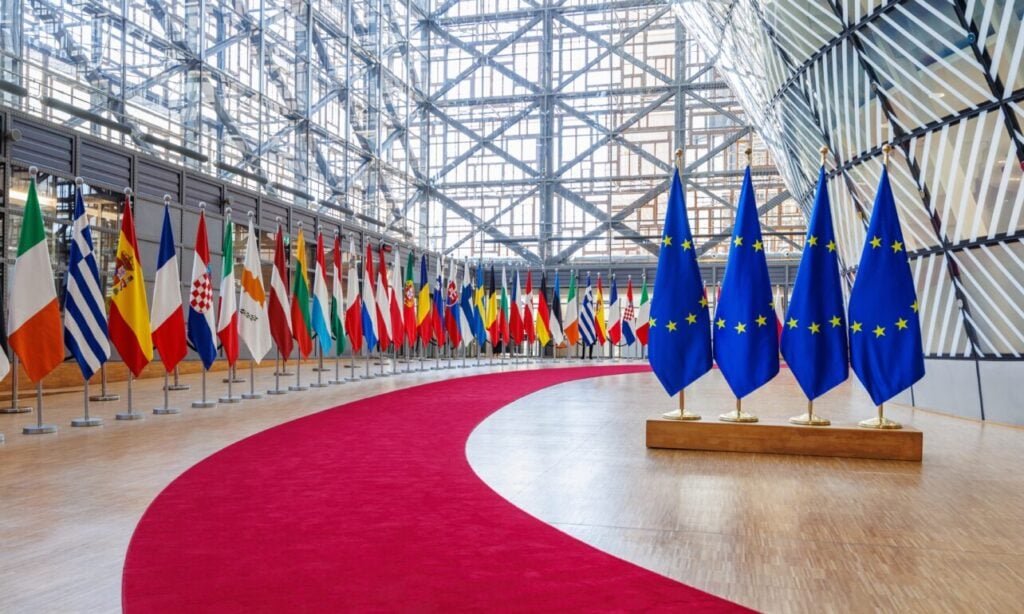 Περισσότερη ενότητα εντός ΕΕ ζητά το 93% των Ελλήνων