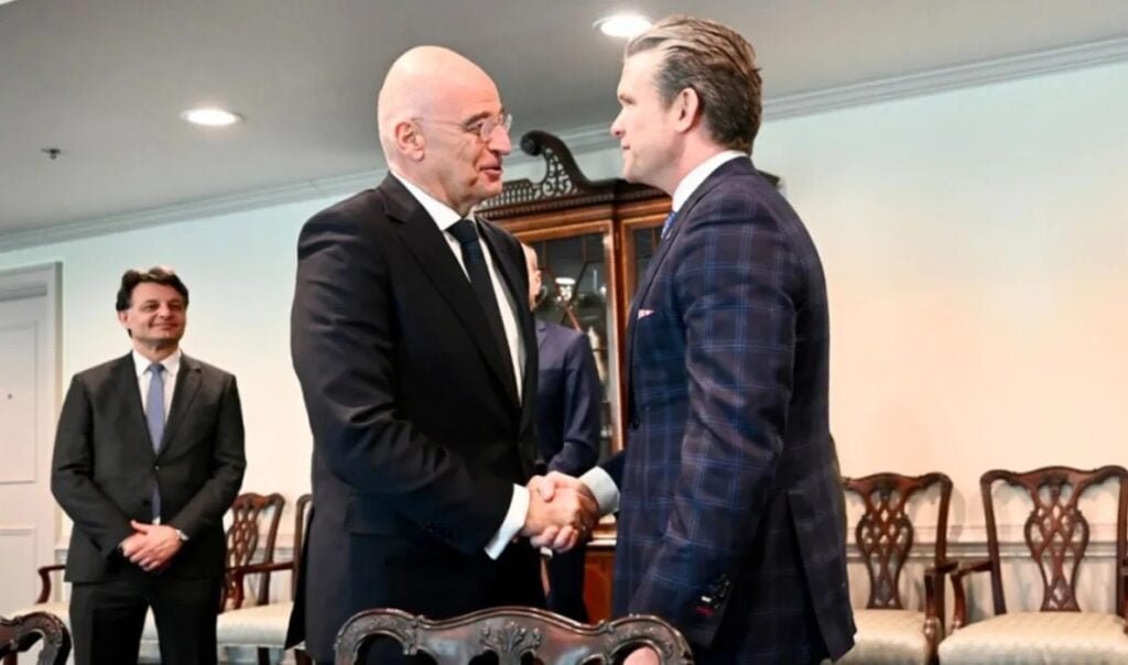 Πρόσκληση Δένδια σε Χέγκσεθ να επισκεφθεί την Αθήνα – Στο επίκεντρο τα F-35