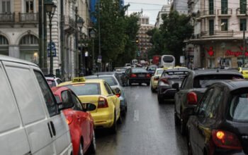 Κίνηση στους δρόμους: Ουρές χιλιομέτρων σε Κηφισό – Σημειωτόν σε Αττική Οδό, Κηφισίας και Πειραιά