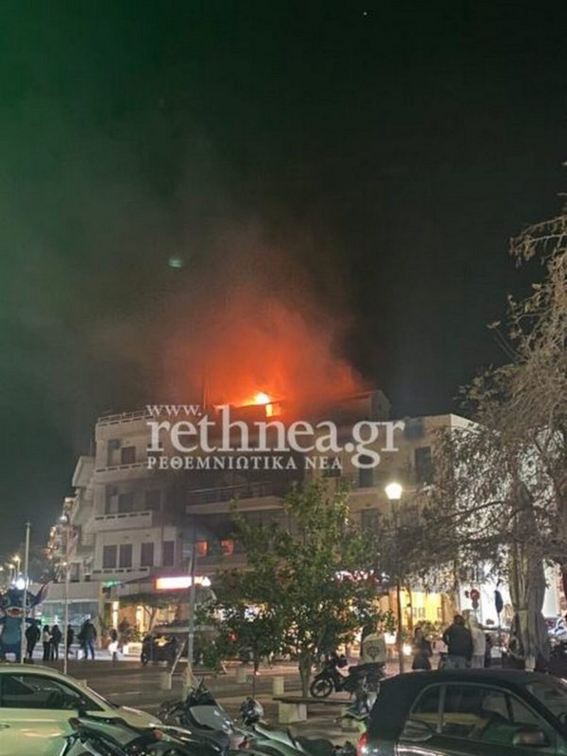 Ρέθυμνο: Φωτιά σε κτήριο που στεγάζει τα γραφεία του ΚΡΗΤΗ TV – Δείτε φωτογραφίες