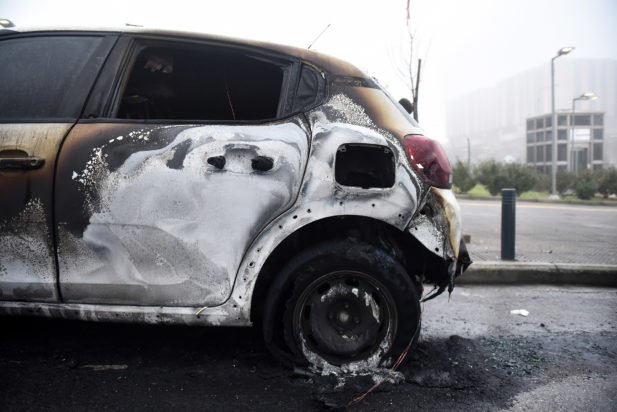 ΑΠΘ: Συνεχίζονται οι έρευνες της ΕΛΑΣ για τα επεισόδια με «βροχή» μολότοφ μετά το «πάρτι» – Η διορία 48 ωρών