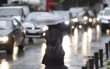 Καιρός: Αστάθεια σήμερα με βροχές, καταιγίδες, χιόνια, αλλά και 20άρια – Πώς θα κάνουμε Τσικνοπέμπτη