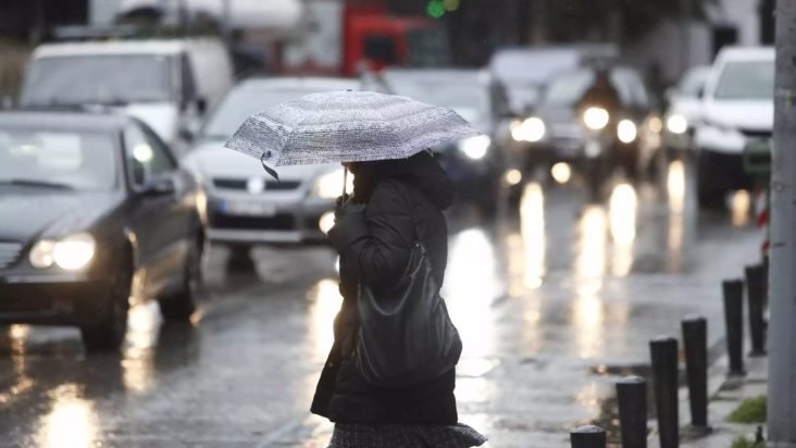 Καιρός: Αστάθεια σήμερα με βροχές, καταιγίδες, χιόνια, αλλά και 20άρια – Πώς θα κάνουμε Τσικνοπέμπτη