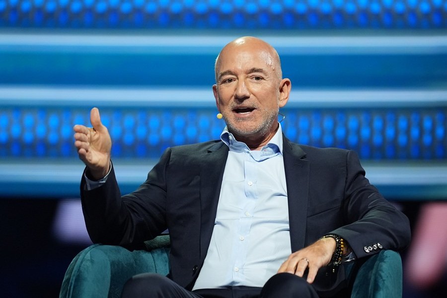 «Μαύρες μέρες» για την Washington Post: «Ο Μπέζος να την πουλήσει σε κάποιον που θέλει να επενδύσει στο μέλλον της»