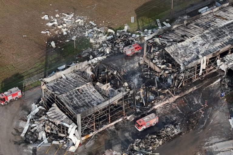 «Βιολάντα»: Οι υπηρεσίες της Περιφέρειας Θεσσαλίας δεν δίνουν τις άδειες λειτουργίας του εργοστασίου στους