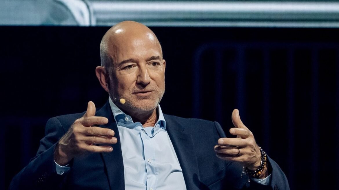 Bezos εναντίον Musk: Η μάχη της «χελώνας» και η κόντρα για την κυριαρχία στη Σελήνη