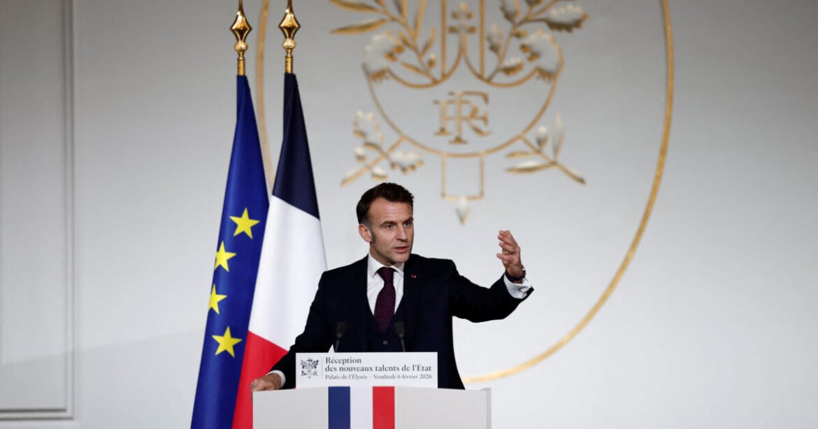 Μακρόν: Υπέρ του ευρωομολόγου ως μέσο κοινού δανεισμού της ΕΕ και μέτρα – απάντηση στις απειλές Τραμπ