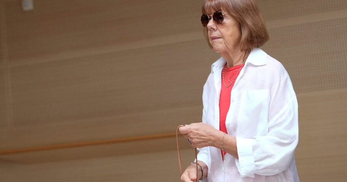 «Ίσως στα 70 η ντροπή να φεύγει πιο εύκολα» – Η Ζιζέλ Πελικό αφηγείται τη δίκη των βιαστών της στα απομνημονεύματά της