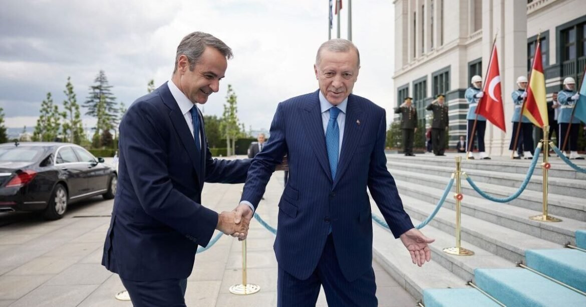 Μητσοτάκης – Ερντογάν: Πώς σχολιάζουν τα τουρκικά ΜΜΕ τη συνάντηση – «Ο Ν. Δένδιας δεν είναι στην αντιπροσωπεία», τονίζουν