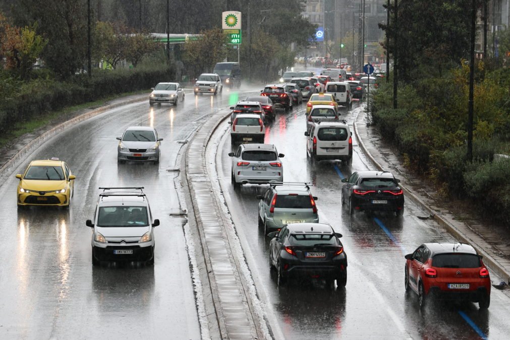 Κίνηση: Αφόρητος ο Κηφισός και στα δύο ρεύματα – Μποτιλιάρισμα στην Κηφισίας και στο κέντρο της Αθήνας