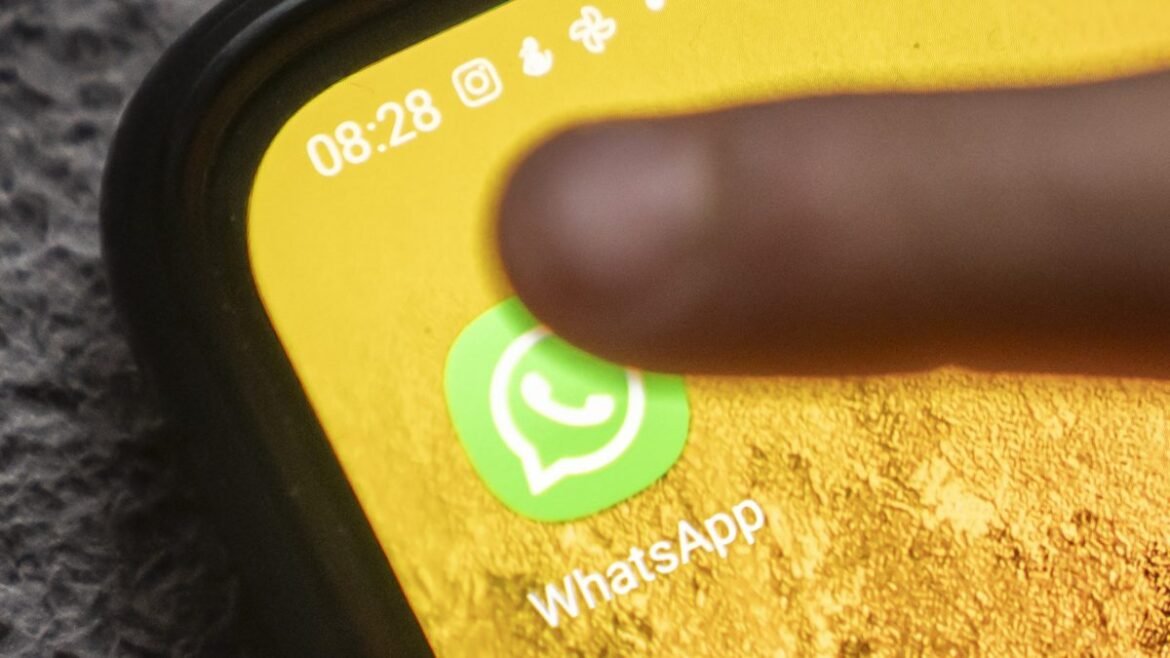 Τέλος το WhatsApp στη Ρωσία: Το Κρεμλίνο επιβάλλει την κρατική εφαρμογή «Max»