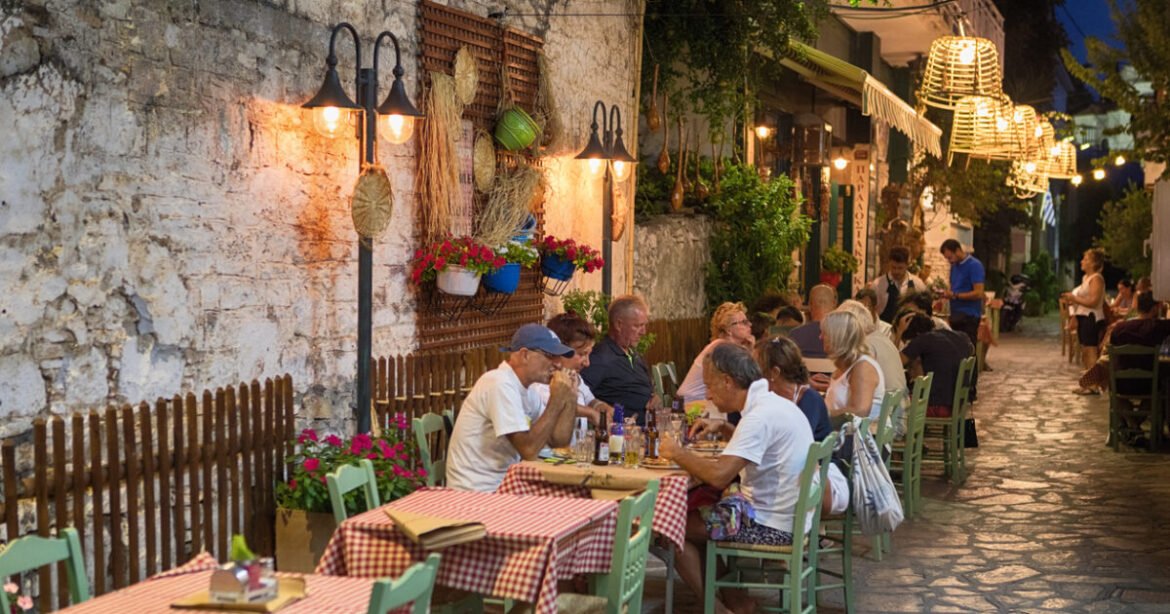 Οι Τούρκοι «ερωτεύονται» την Ελλάδα – Η εκτόξευση της ζήτησης για βίζα εξπρές και airbnb 