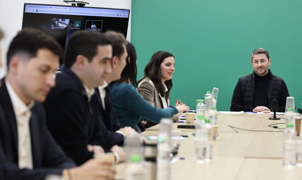 Ο Παναγόπουλος οφείλει να παραιτηθεί από τη ΓΣΕΕ, λέει το ΠΑΣΟΚ – τι απαντά ο ίδιος