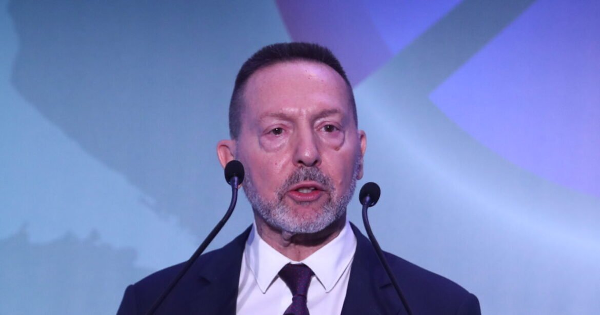 Στουρνάρας: Δύο φορές η Ελλάδα κινδύνευσε με Grexit – H οικονομική διάσταση της συνέντευξης στην Ομάδα Αλήθειας