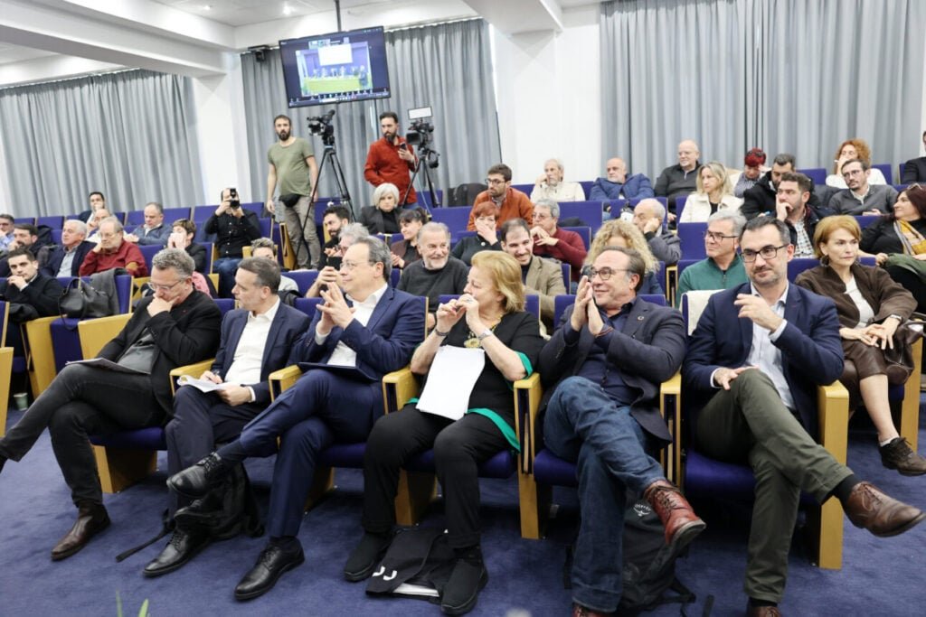 Δούκας, Φάμελλος, Χαρίτσης, Κόκκαλης πιέζουν για συμμαχία