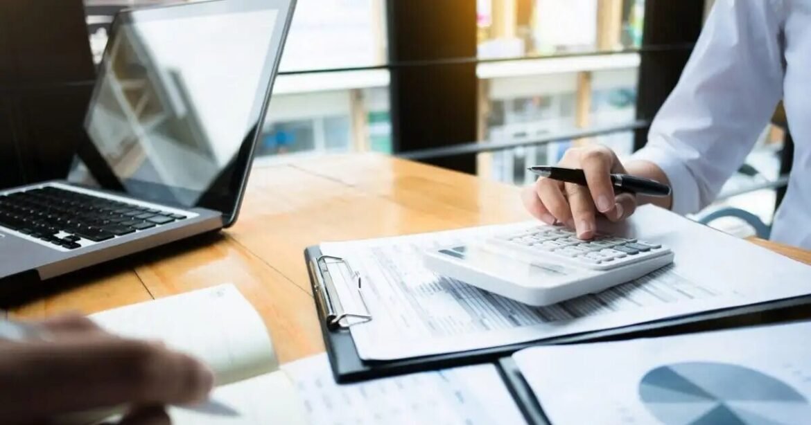 Φορολογικές δηλώσεις: Τέλος χρόνου για τις βεβαιώσεις αποδοχών – Τα sos για τα προσυμπληρωμένα στοιχεία