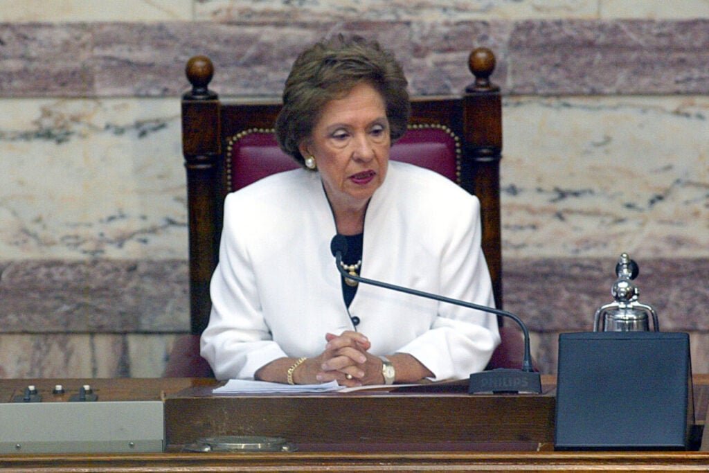 Πέθανε σε ηλικία 92 ετών η πρώτη γυναίκα πρόεδρος της Βουλής, Αννα Ψαρούδα-Μπενάκη