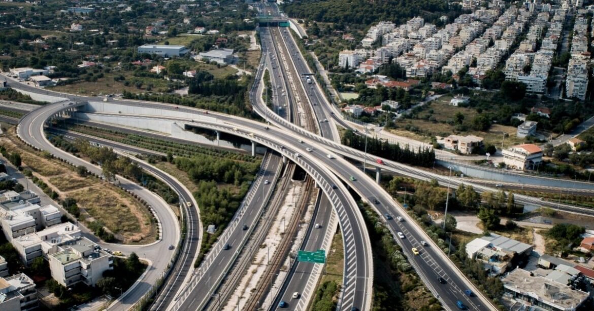 Αττική Οδός: Παρατείνονται μέχρι τη Δευτέρα οι κυκλοφοριακές ρυθμίσεις – Οι κλειστές είσοδοι και οι εναλλακτικές διαδρομές