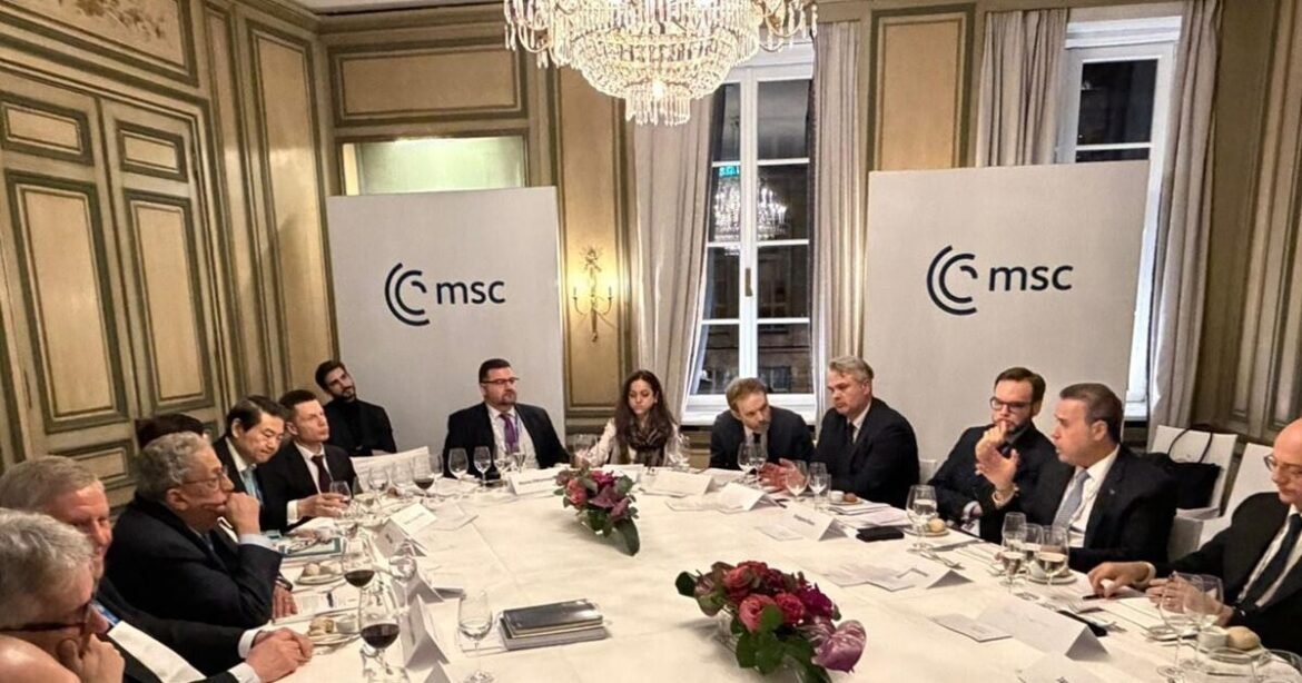 Παπασταύρου από Μόναχο: Στόχος η ενεργειακή ασφάλεια στην Ευρώπη και οι προσιτές τιμές