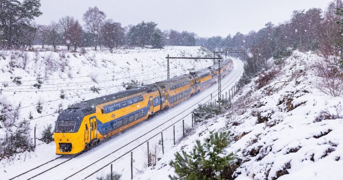 Ελβετία: Εκτροχιασμός τρένου λόγω χιονοστιβάδας – Αναφορές για τραυματίες