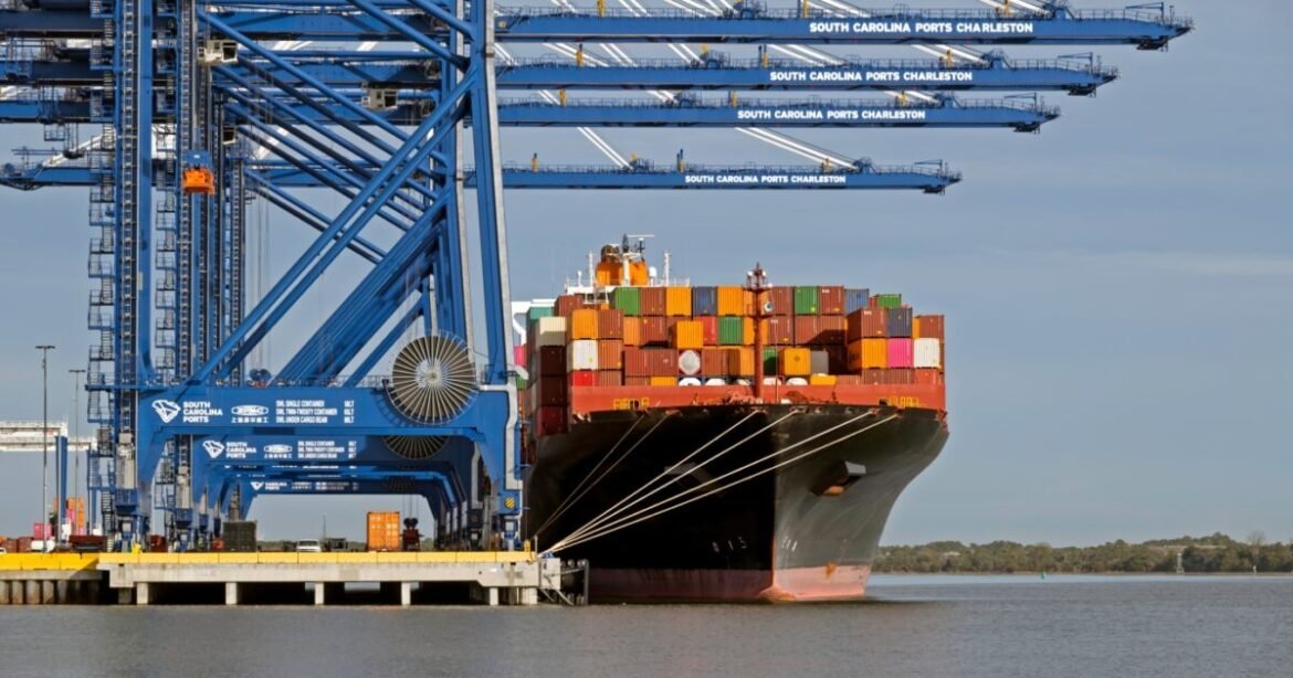 «Βόμβα» Τραμπ στην εμπορική ναυτιλία – Χαράτσι σε πλοία που είναι ναυπηγημένα εκτός ΗΠΑ