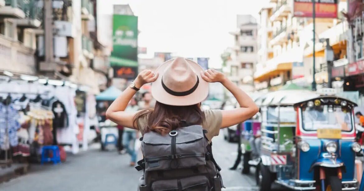 Τα ρεκόρ της Ελλάδας στον τουρισμό με όρους αφίξεων και εισπράξεων και οι τάσεις παγκοσμίως