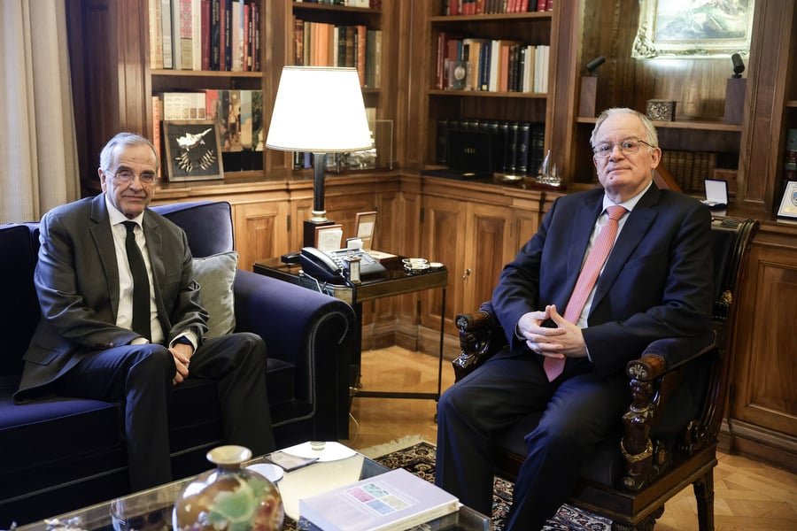 Ο Σαμαράς πήγε τελικά στον Τασούλα και διέκρινε «παγιοποίηση τετελεσμένων» σε βάρος της χώρας