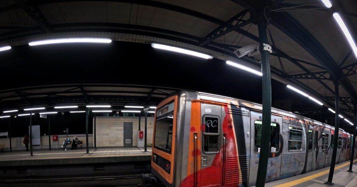 Ακινητοποιήθηκε συρμός του ΗΣΑΠ στον Περισσό – Έμεινε χωρίς ρεύμα