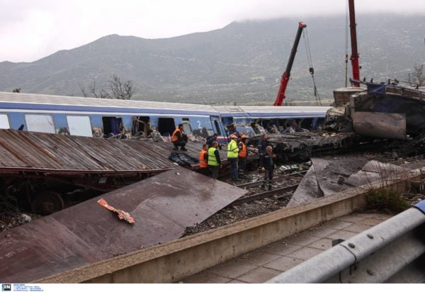 Τέμπη: Προσφυγή από συγγενείς θυμάτων κατά της παραγγελίας για εκταφές σορών έως το τέλος της εβδομάδας