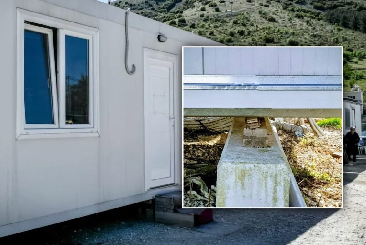 Πέντε χρόνια μετά τον σεισμό ζουν σε κοντέινερ στο Δαμάσι Λάρισας: «Είναι τοποθετημένα πάνω σε βάση