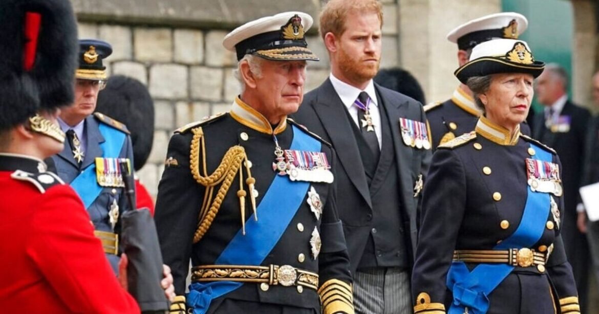 Κάρολος για σύλληψη Άντριου: Η αστυνομία έχει την πλήρη υποστήριξή μας