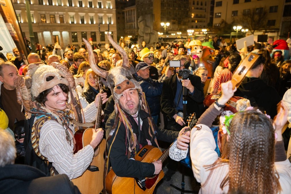 Απόκριες 2026: Κορυφώνονται οι εκδηλώσεις στην Αθήνα – Στις 17:00 ξεκινά από την πλατεία Συντάγματος η πομπή