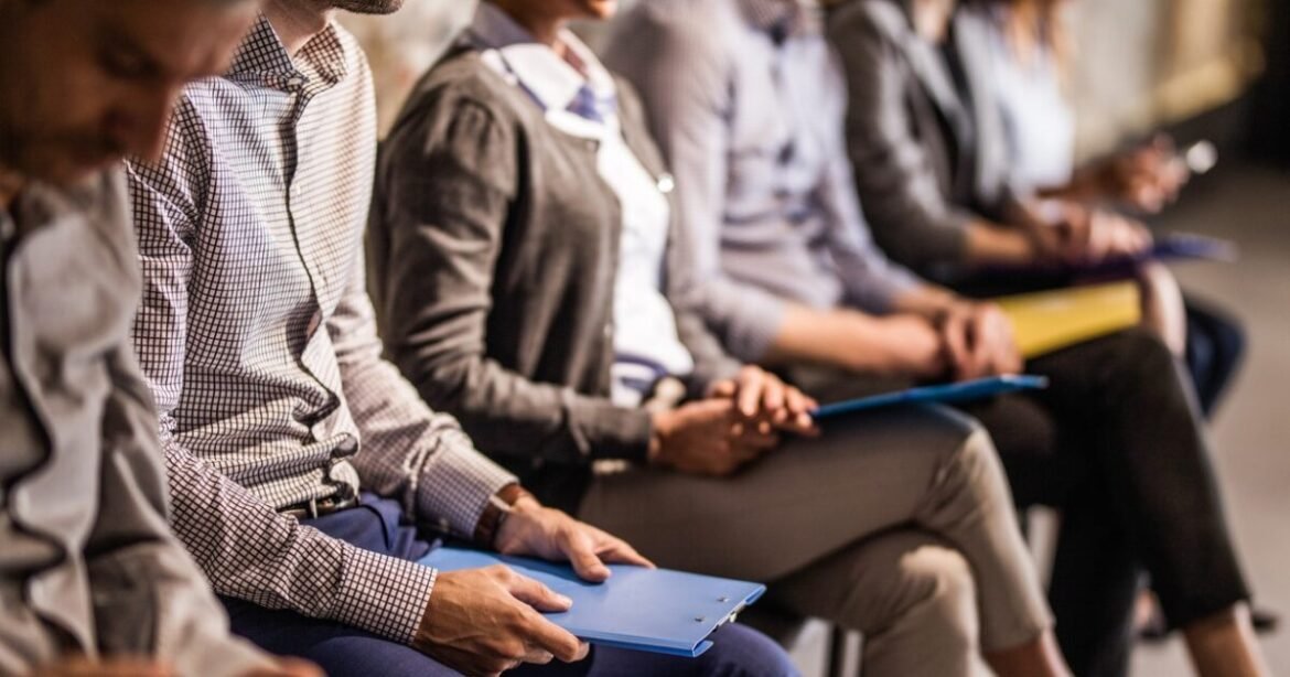 «Γέφυρα» για μακροχρόνια ανέργους προς τη σύνταξη με πλήρη κάλυψη εισφορών από τη ΔΥΠΑ