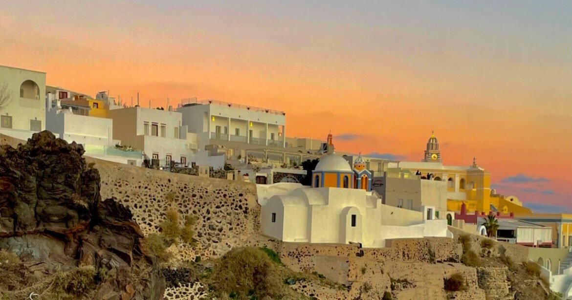 Airbnb στο Αιγαίο: Σε Σαντορίνη, Ρόδο Μύκονο οι μισές καταχωρήσεις, στην Πάρο τα περισσότερα έσοδα