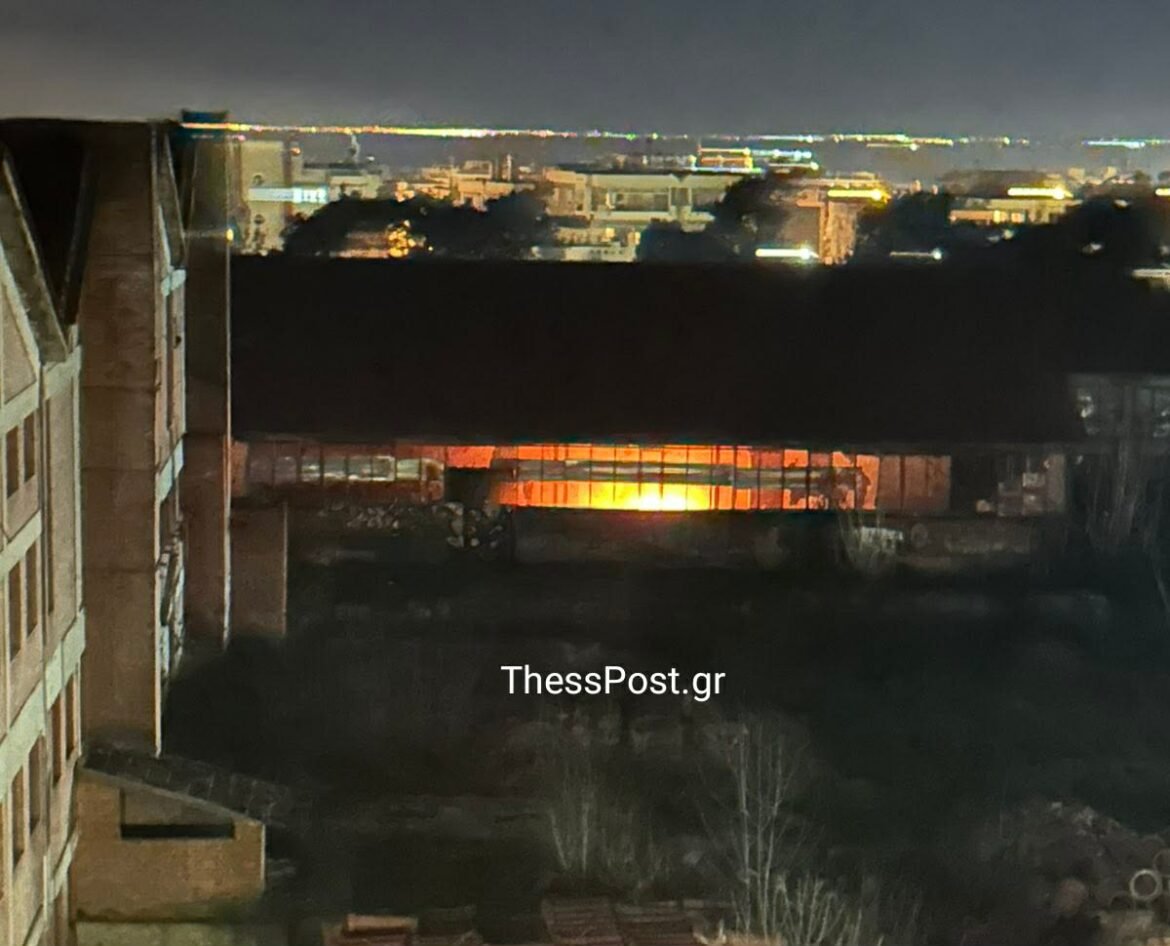 Θεσσαλονίκη: Κατασβέστηκε η φωτιά στην κεραμοποιία Αλλατίνη