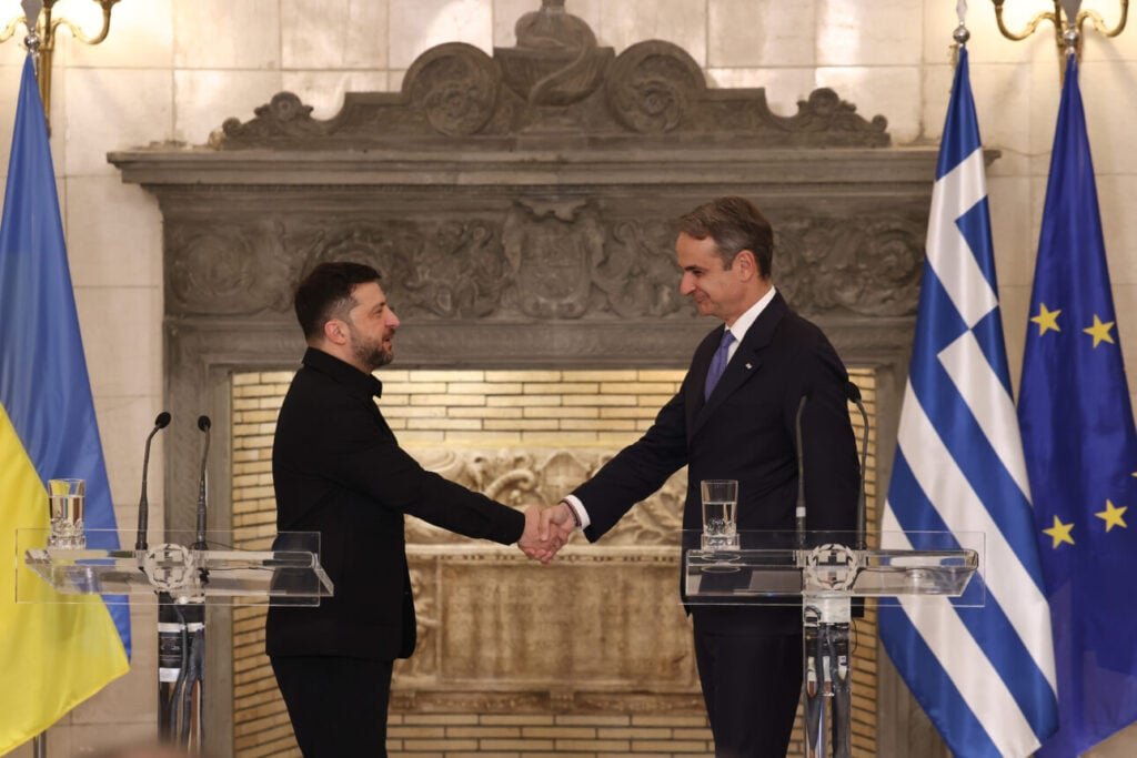 Μητσοτάκης για τα τέσσερα χρόνια από την εισβολή του Πούτιν: Ακλόνητη η στήριξή μας στην Ουκρανία