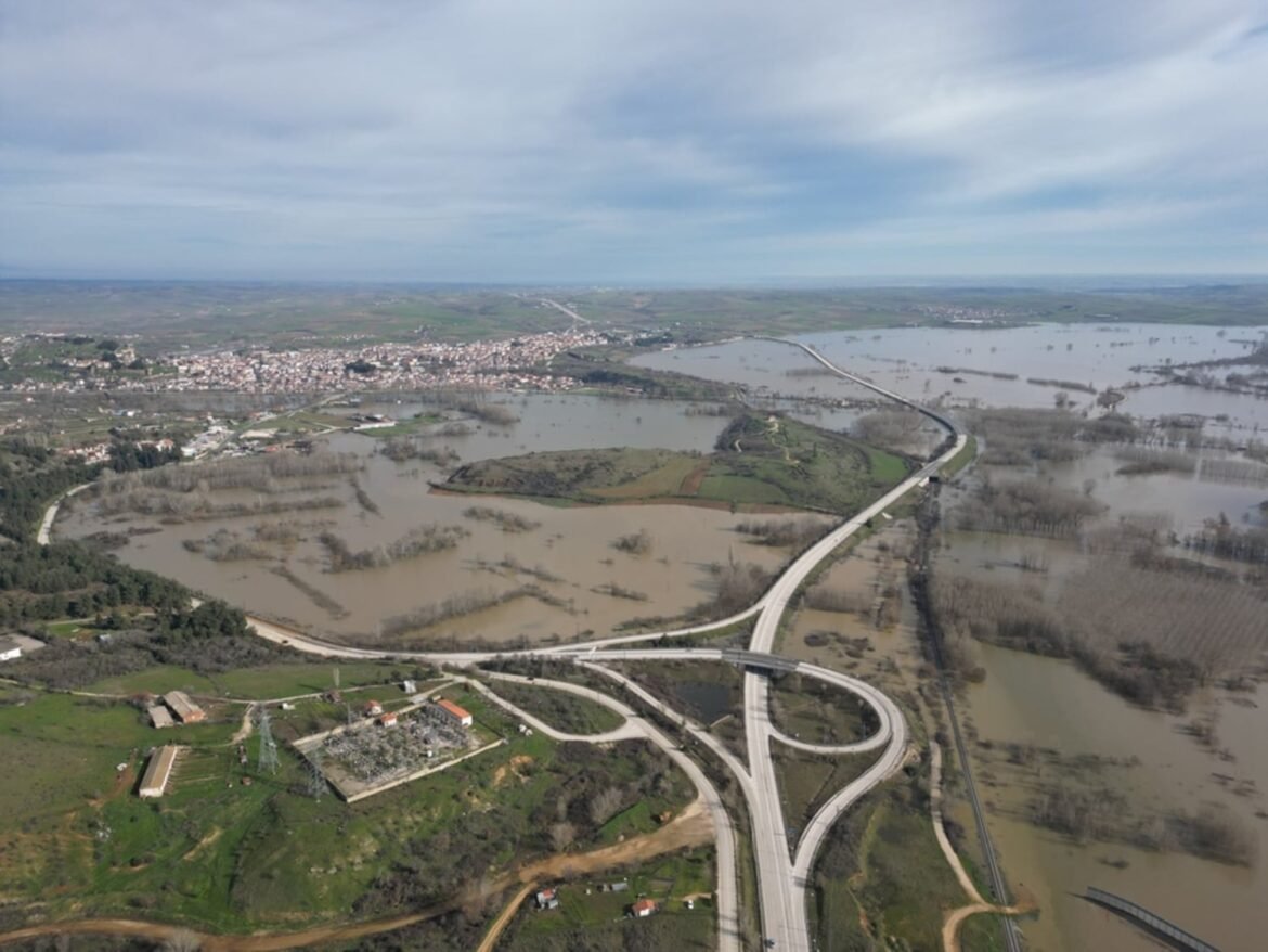 Γιατί πλημμύρισε ο Έβρος: Το φράγμα στο Μικρό Δέρειο που έμεινε στα χαρτιά από το 1960 – Τεράστιες καταστροφές σε υποδομές και καλλιέργειες
