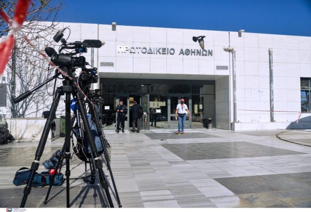 Πρωτοδικείο Αθηνών: Δικηγόρος πήγε με όπλο σε δίκη