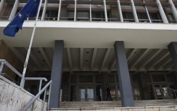 Θεσσαλονίκη: Αθώοι οι επτά κατηγορούμενοι για οπαδικό επεισόδιο στην Καμάρα το 2019 – Τι κατέθεσε το θύμα
