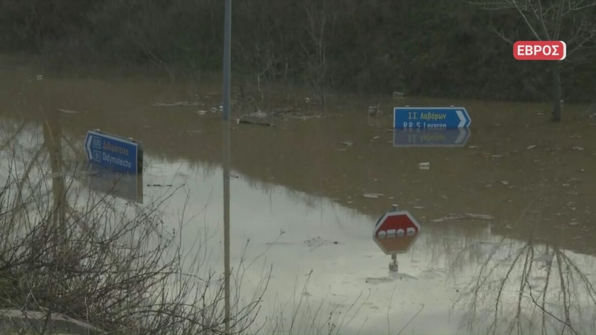 Στο «κόκκινο» παραμένει ο Έβρος: Πλημμύρισαν χιλιάδες στρέμματα γης – Στα 7 μέτρα η στάθμη των υδάτων