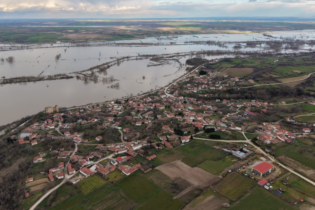 Κρίσιμες οι επόμενες ώρες στον Έβρο: Μάχη για να μην σπάσει το ανάχωμα του Τυχερού – Αναμένεται συνδρομή του