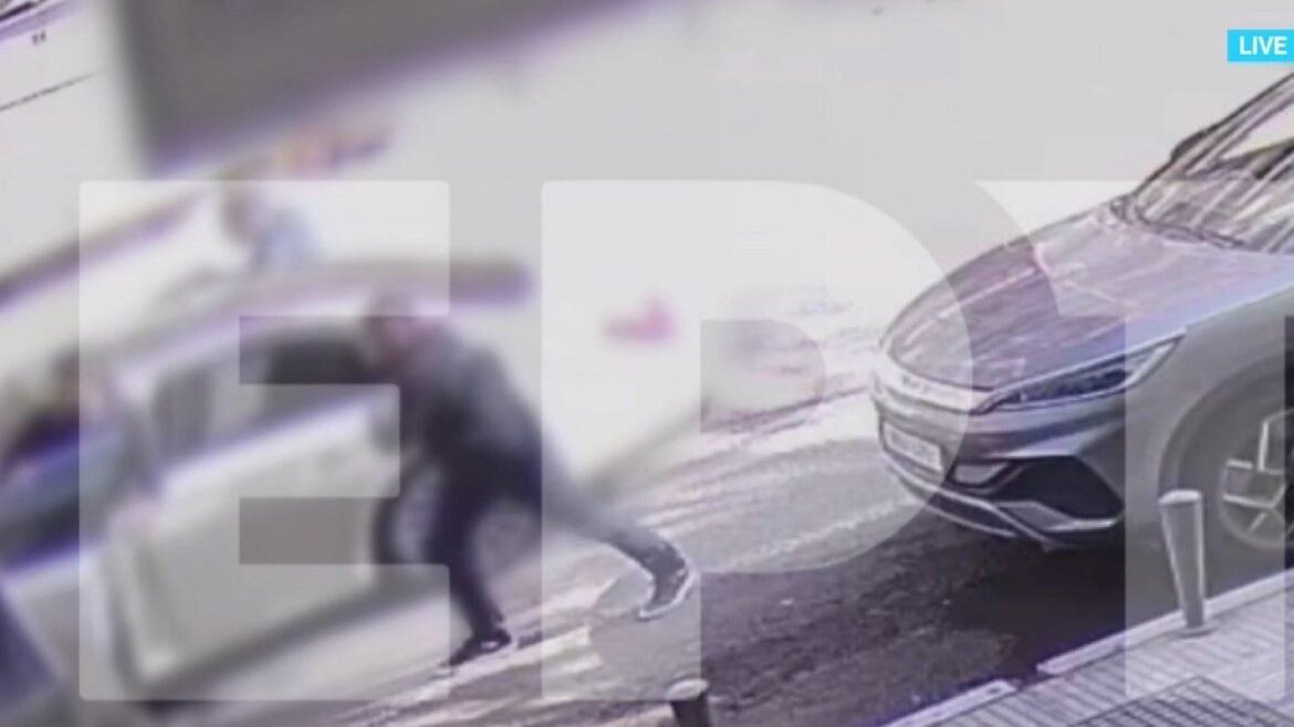 Θεσσαλονίκη: Επεισοδιακή σύλληψη εμπόρων ναρκωτικών με 3 κιλά κοκαΐνης – Βίντεο ντοκουμέντο