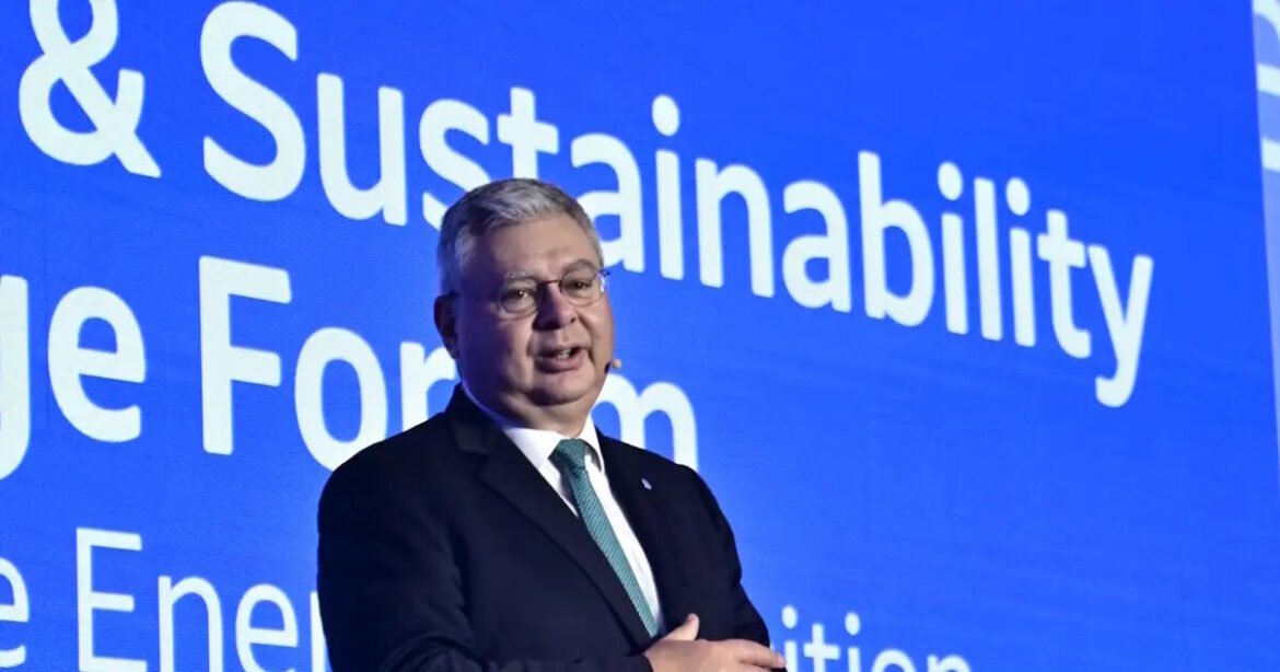 HELLENiQ Energy: Νέες ευκαιρίες από τον αγωγό με τα Σκόπια – Σχεδόν 1 GW νέων μονάδων ΑΠΕ υπό ανάπτυξη