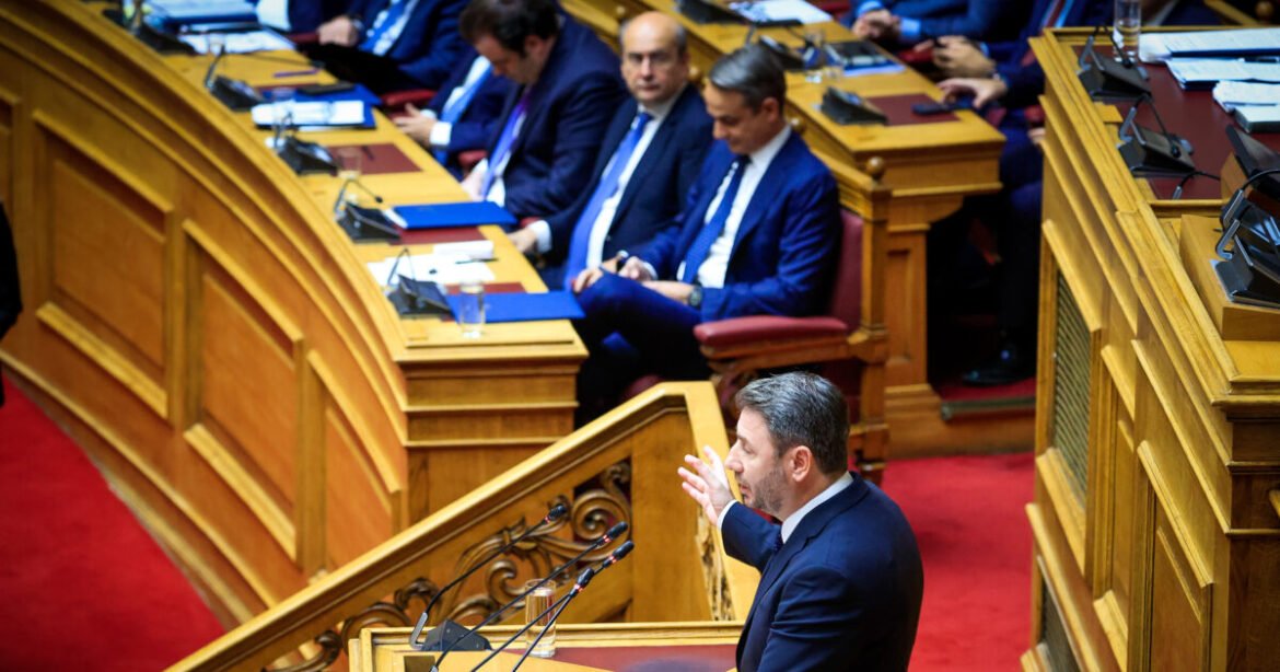 Μητσοτάκης σε Ανδρουλάκη: Να μετρηθούμε στη Βουλή για το κράτος δικαίου – «Δεν σέβεστε τη δικαιοσύνη», κατηγόρησε τον πρωθυπουργό ο Πρόεδρο