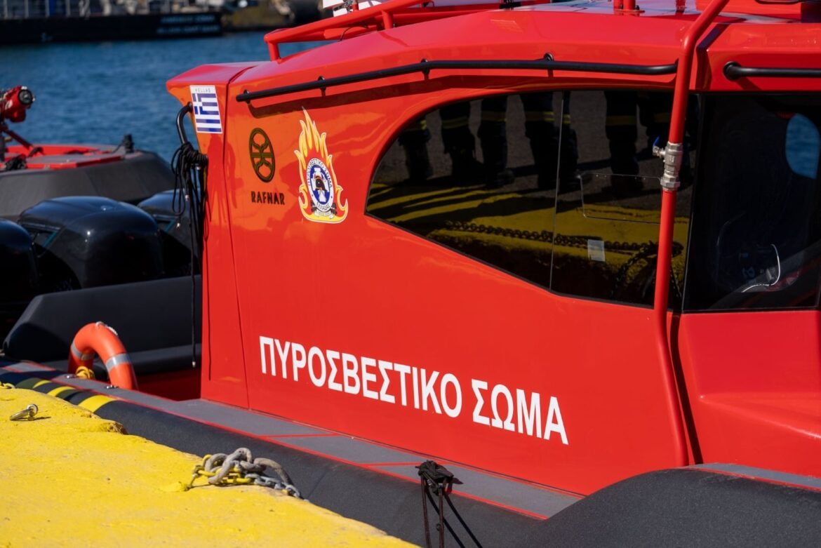 Θεσσαλονίκη: Φωτιά σε δύο οχήματα σε υπαίθριο πάρκινγκ στη Θέρμη – Τέθηκε υπό έλεγχο