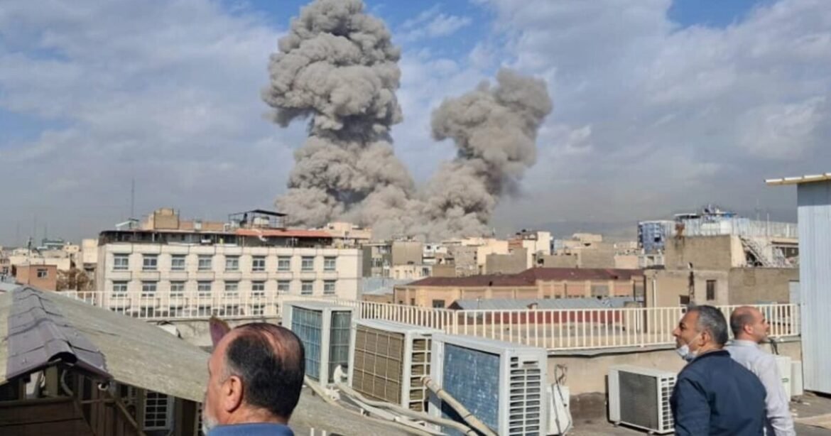 LIVE: Γενική ανάφλεξη στη Μέση Ανατολή – Επίθεση ΗΠΑ και Ισραήλ στο Ιράν – Η Τεχεράνη χτύπησε Μπαχρέιν, ΗΑΕ, Κατάρ και Κουβέιτ