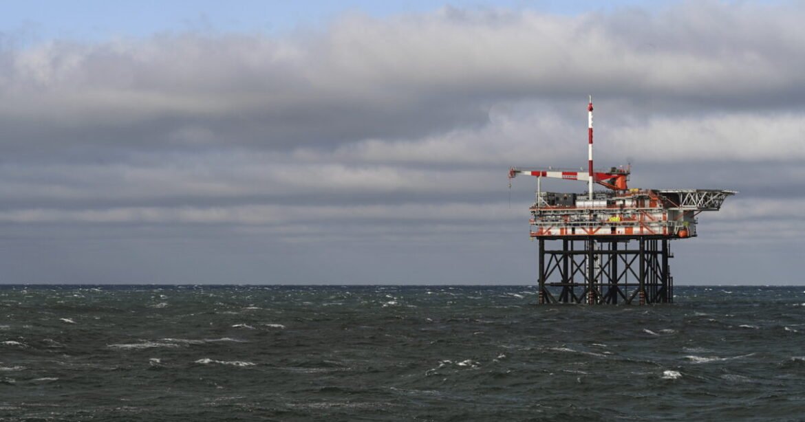 Το Ισραήλ αναστέλλει παραγωγή σε κοιτάσματα φυσικού αερίου